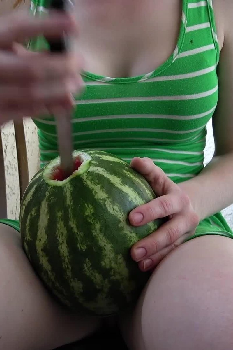 Watermelon - Screenshot 1 of 4 - Cumshot