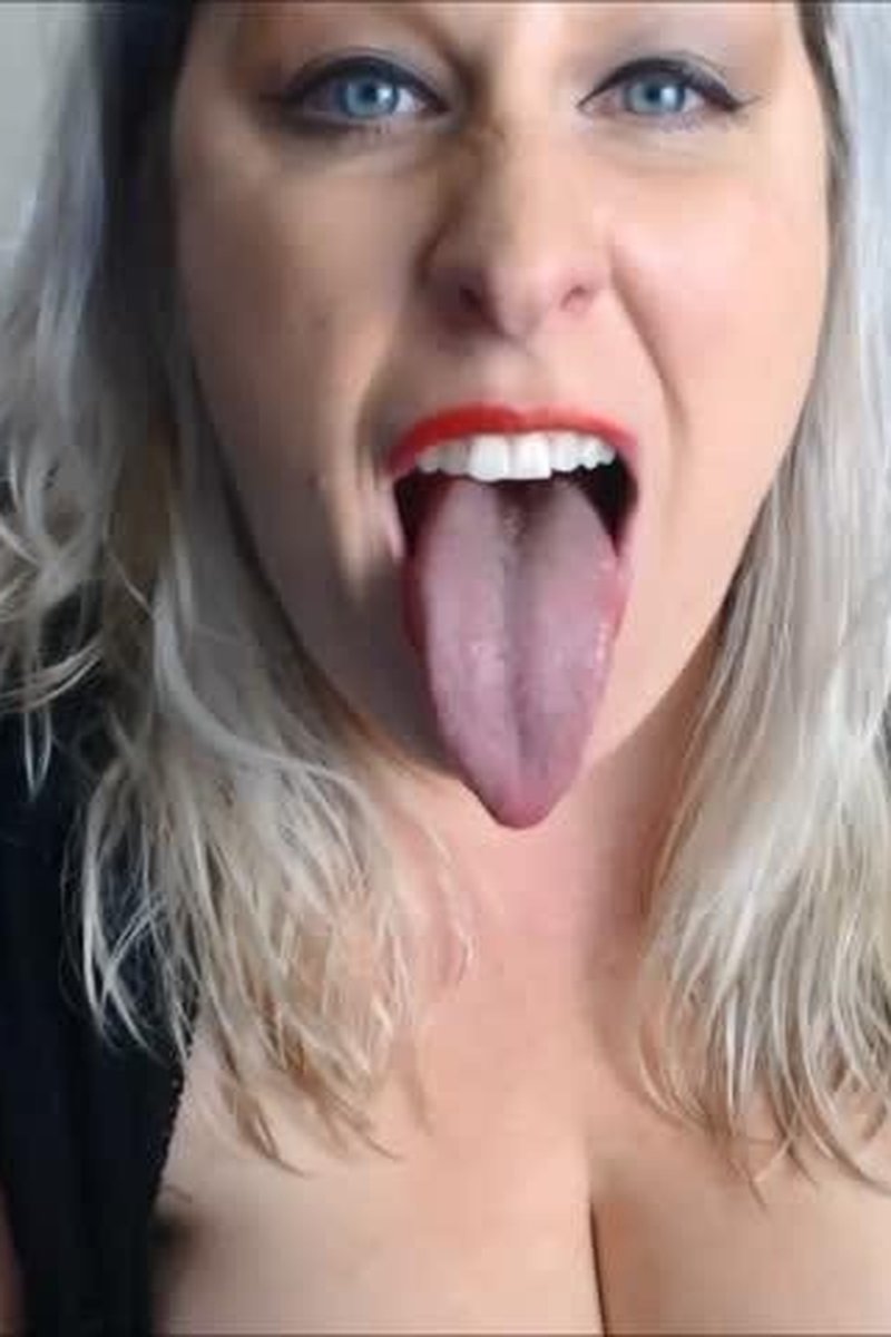 Pulling Silly Faces - Screenshot 1 of 4 - Eye Crossing