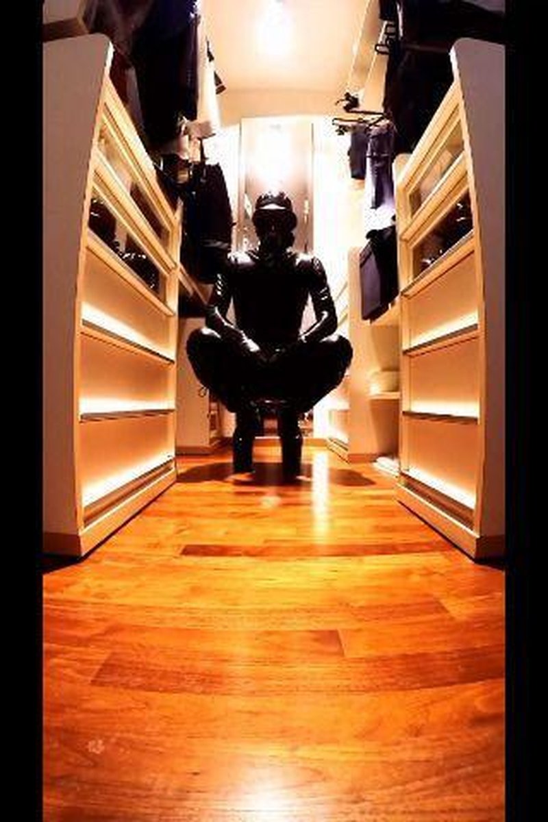 Latex Doll - Screenshot 1 of 4 - Boots