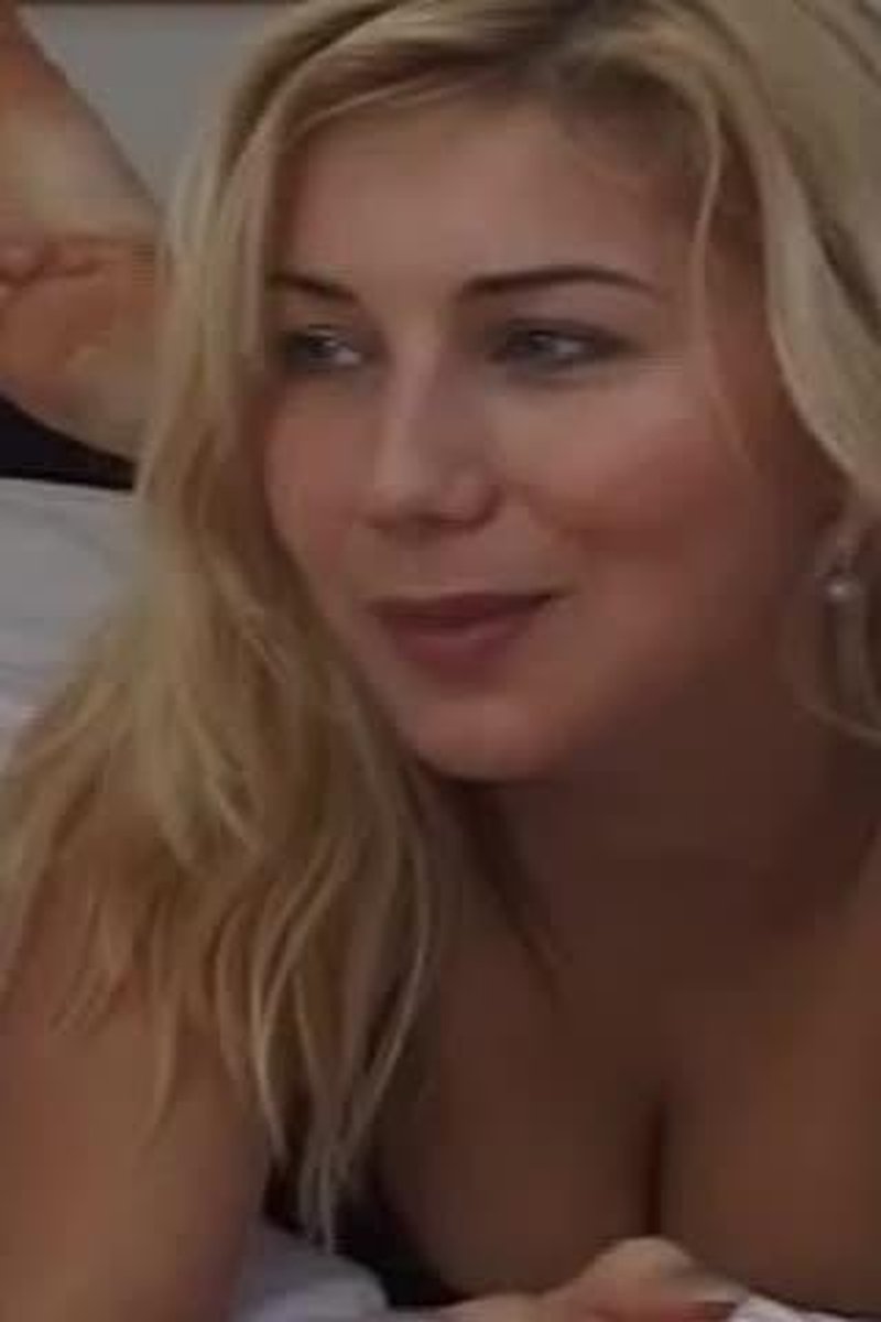 Quest Classics: Lenka - Screenshot 1 of 4 - Babes