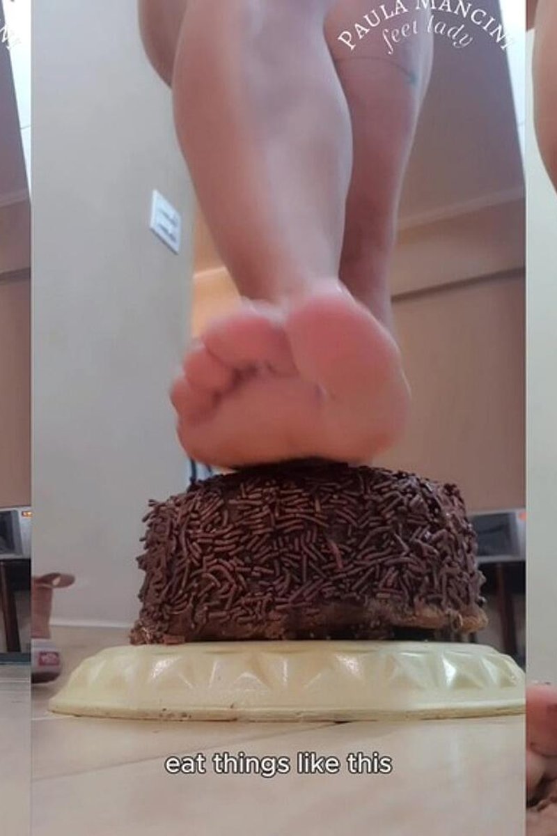 Barefeet Crushing - Screenshot 1 of 4 - Ass Fetish