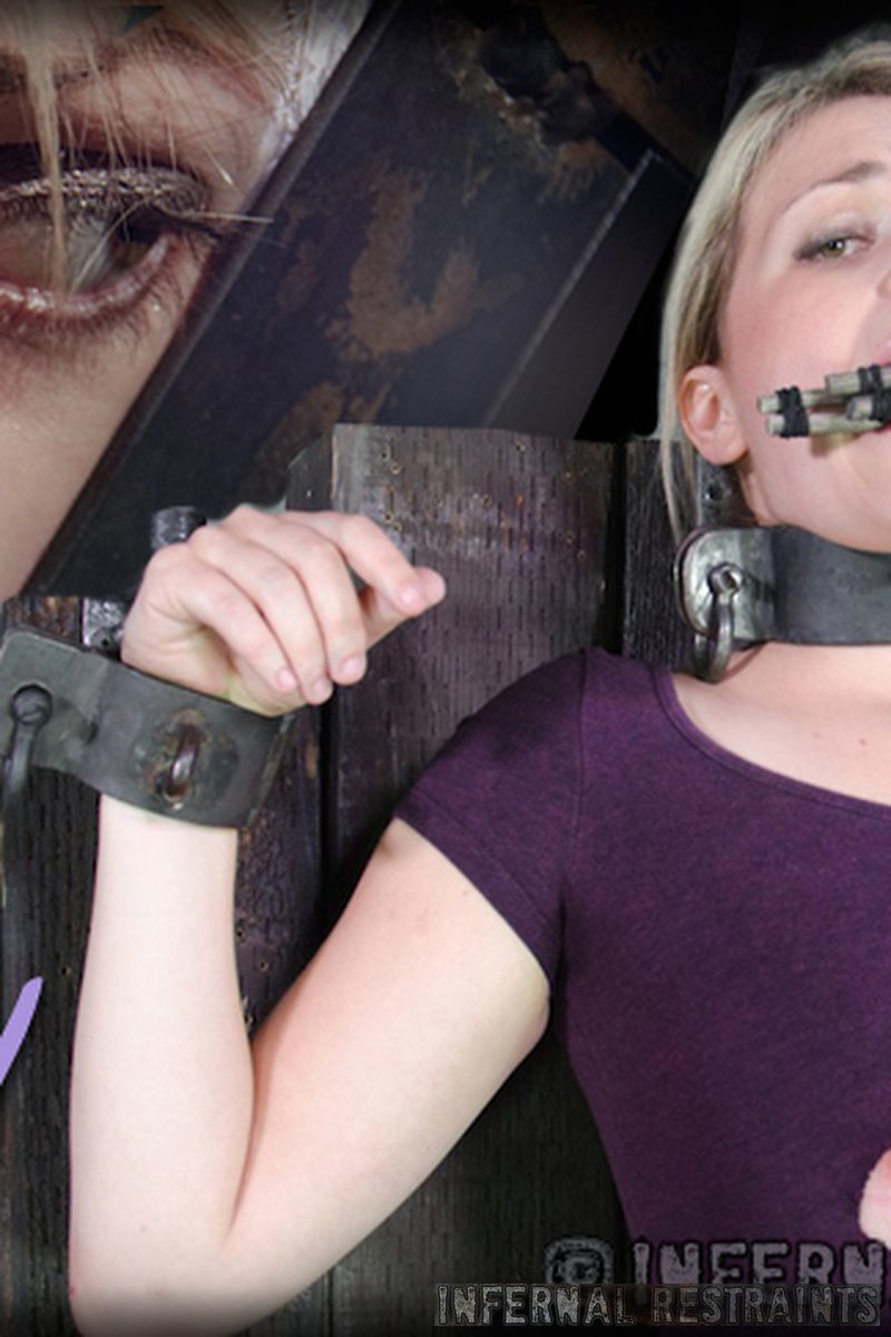 For Daddy - Screenshot 1 of 4 - BDSM