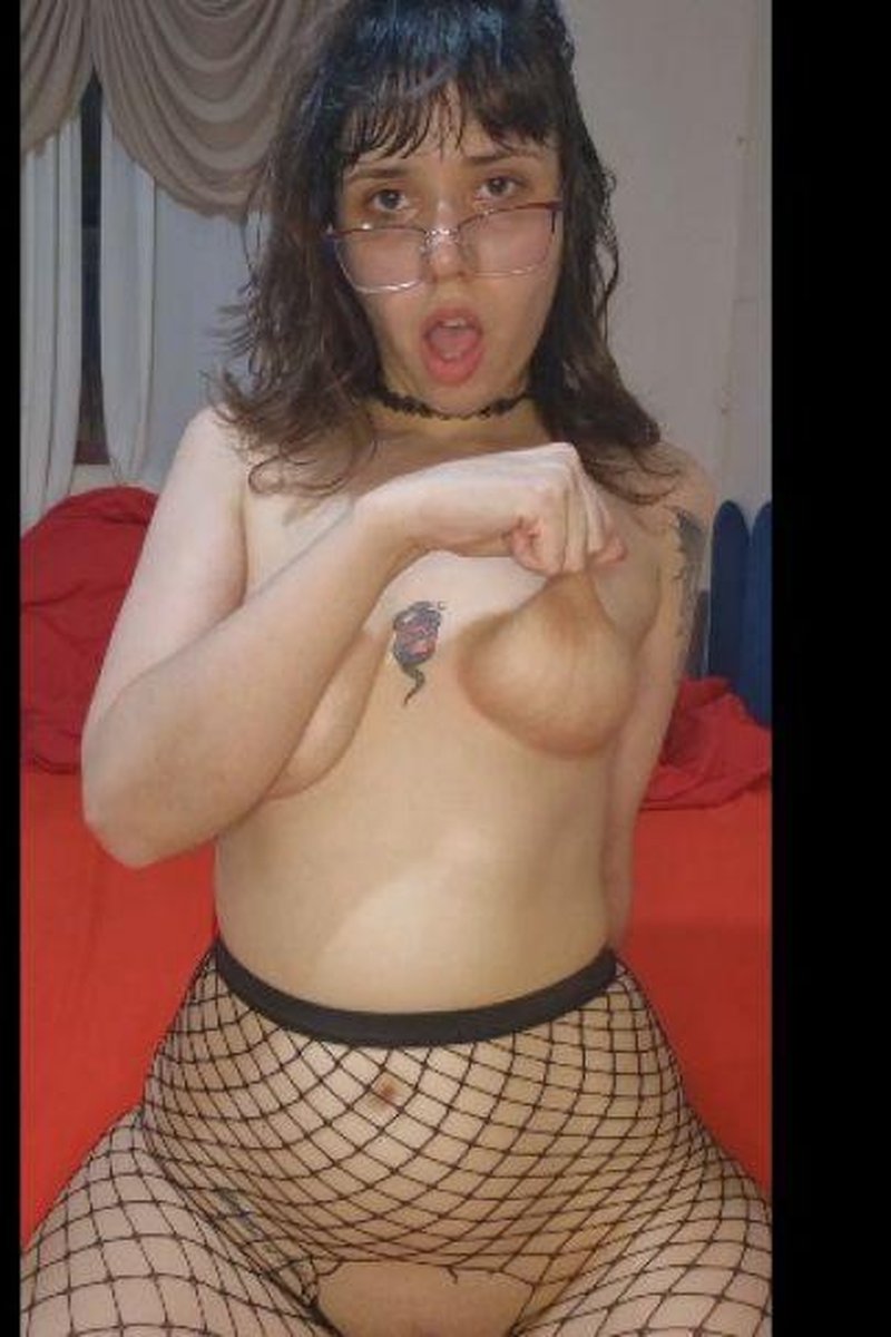 Fishnet Whore - Screenshot 1 of 4 - Big Tits