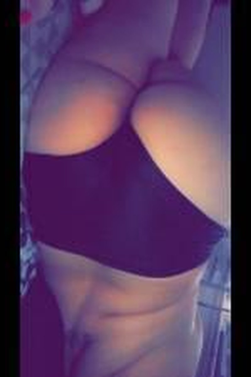 Spread Em'!! - Screenshot 1 of 4 - Ass Worship