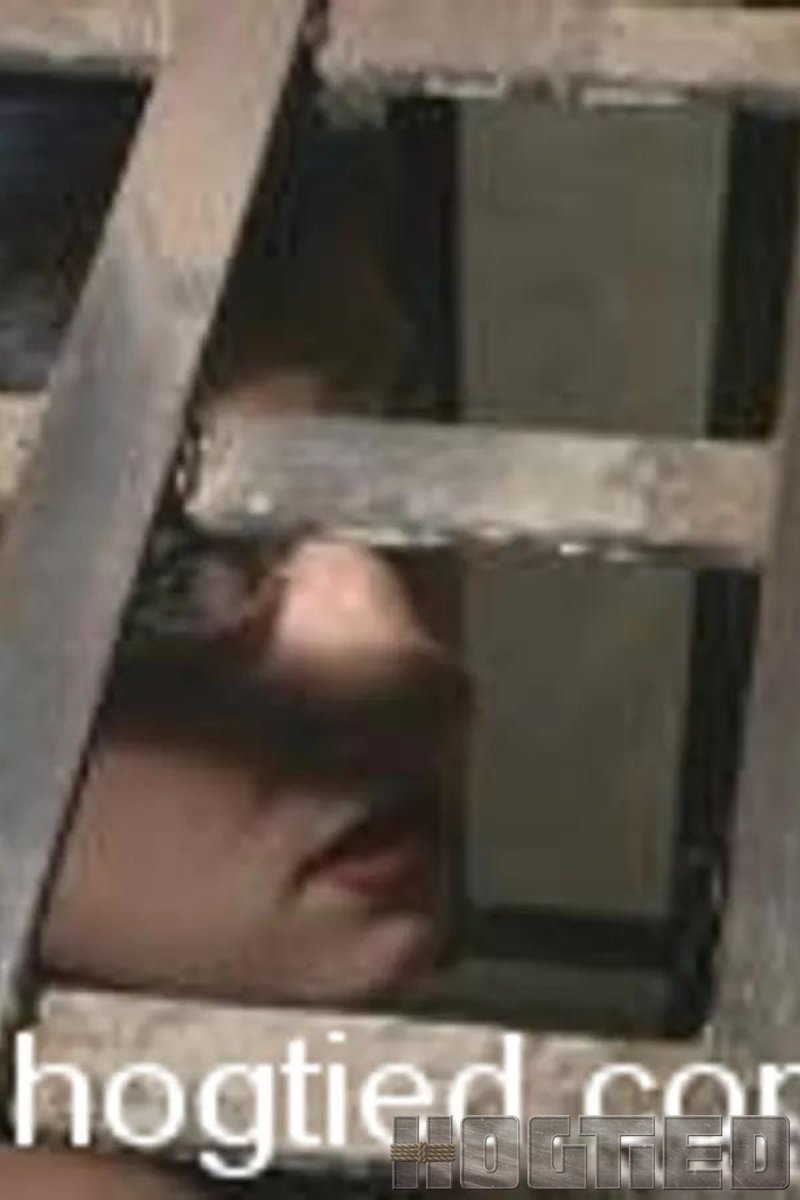 Carly - Screenshot 1 of 4 - BDSM