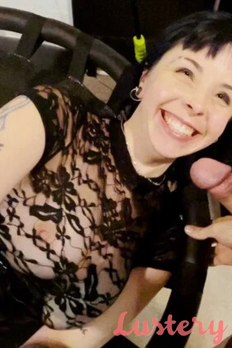 Suck It - Screenshot 1 of 4 - All Sex