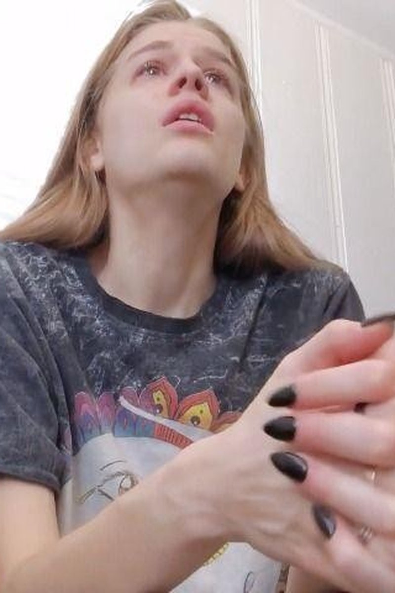 Sobbing & Crying - Screenshot 1 of 4 - Fetish