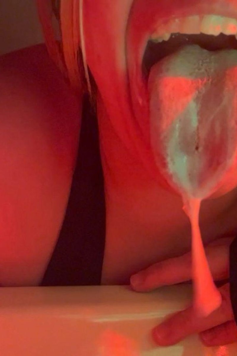 Brushing My Teeth - Screenshot 1 of 4 - Brushing