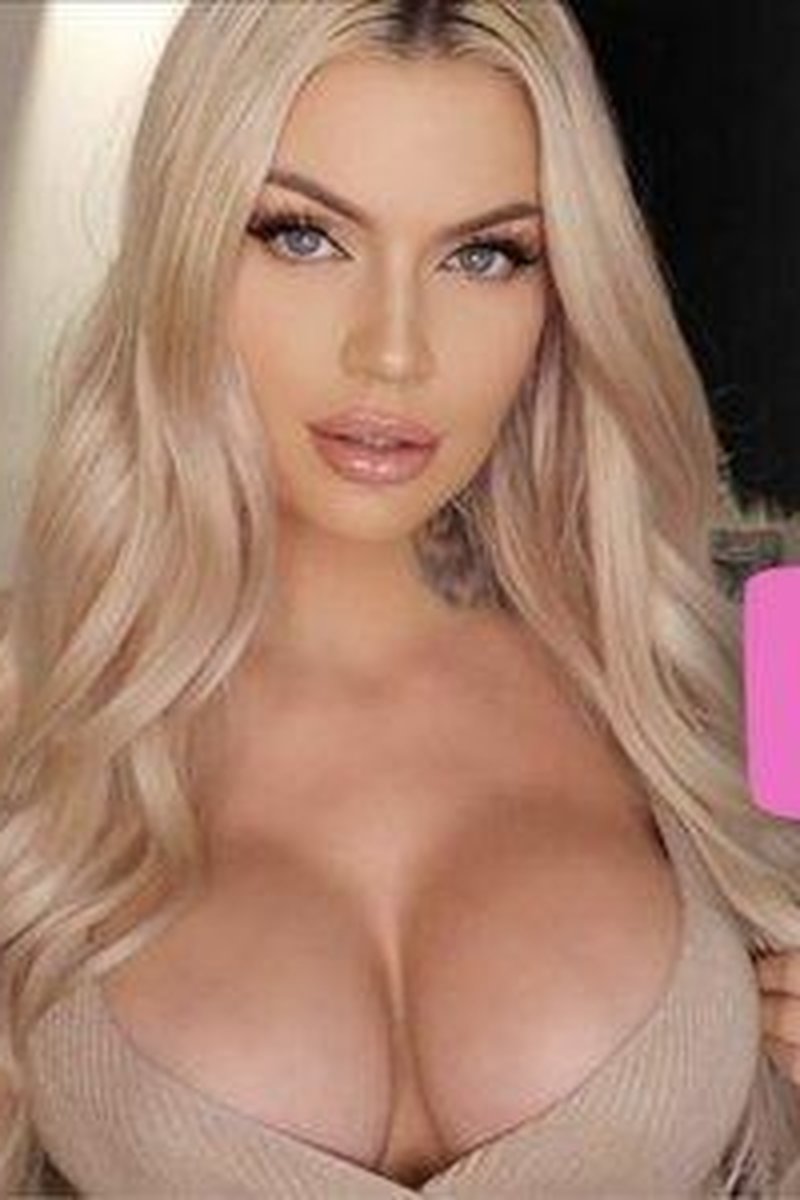 Porn Devotee - Screenshot 1 of 4 - Femdom