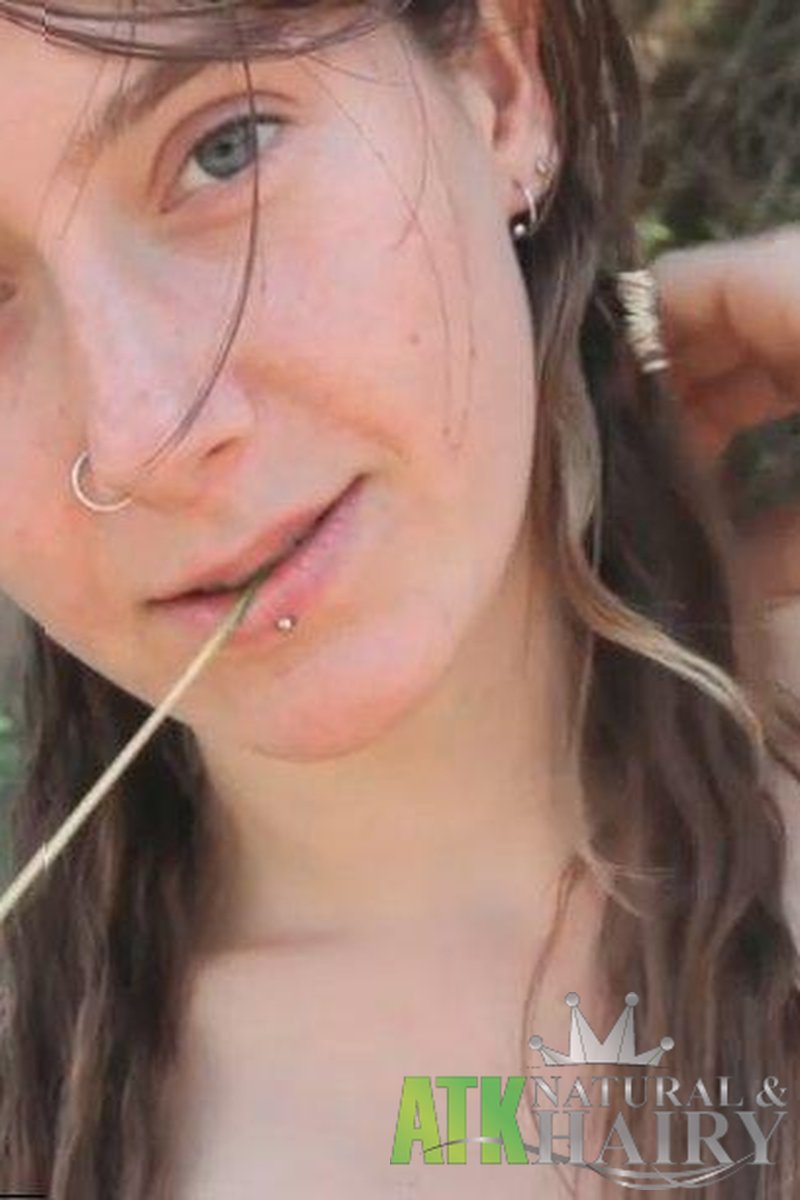 Roe - Interview - Screenshot 1 of 4 - Blonde Hair (Female)