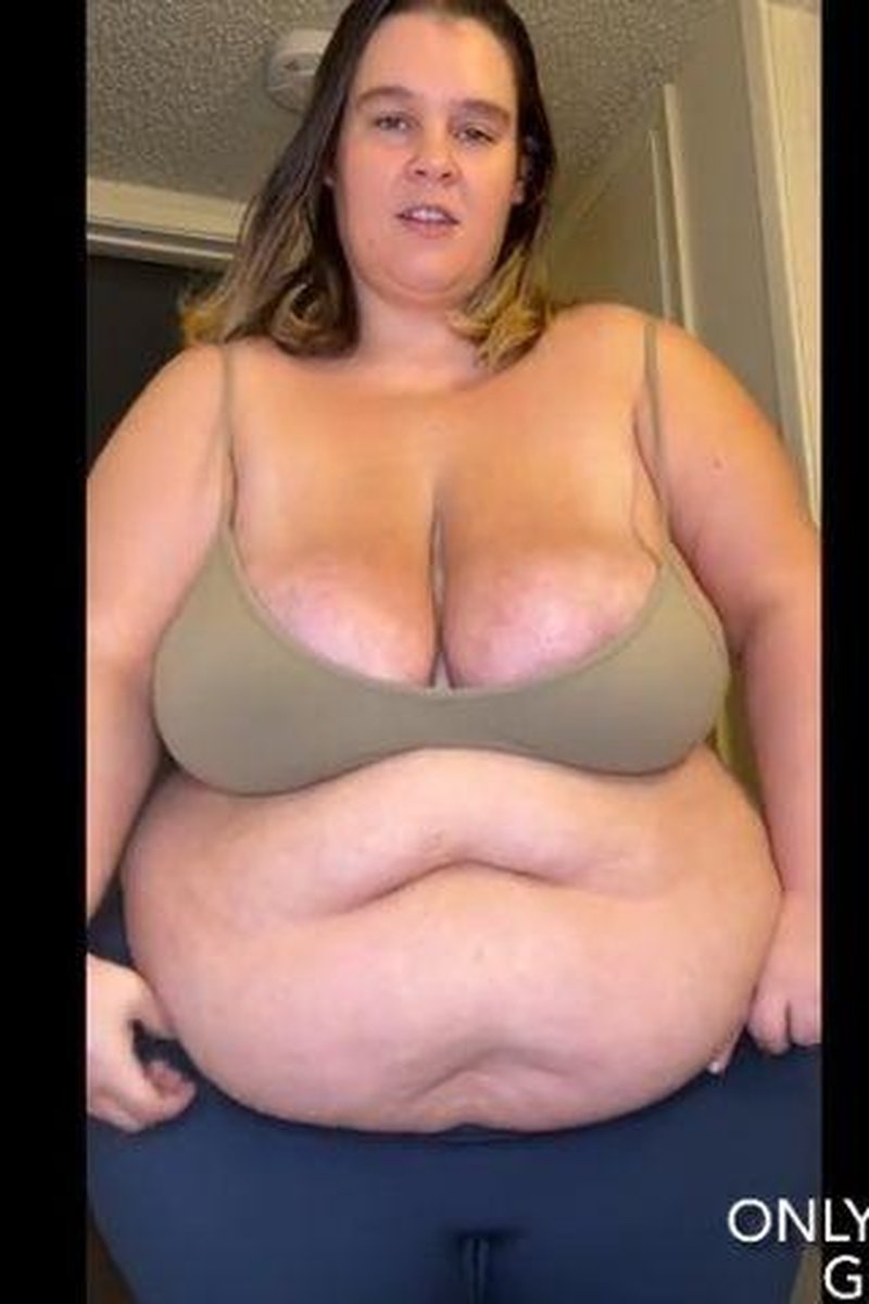 BBW Dominating Your Smallness - Screenshot 1 of 4 - BBW