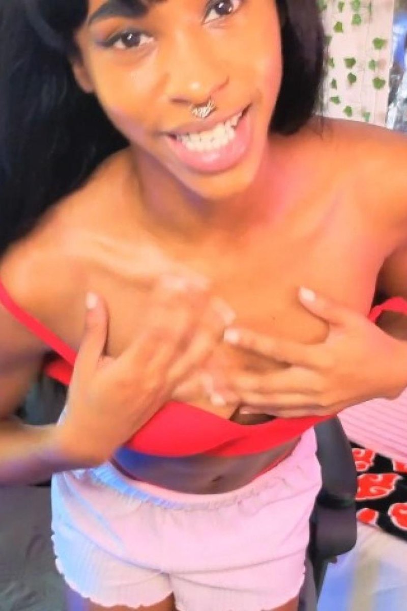 Begging - Screenshot 1 of 4 - Ahegao