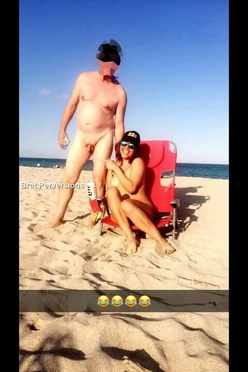 Private Snapchat: Beach Slut - Screenshot 1 of 4