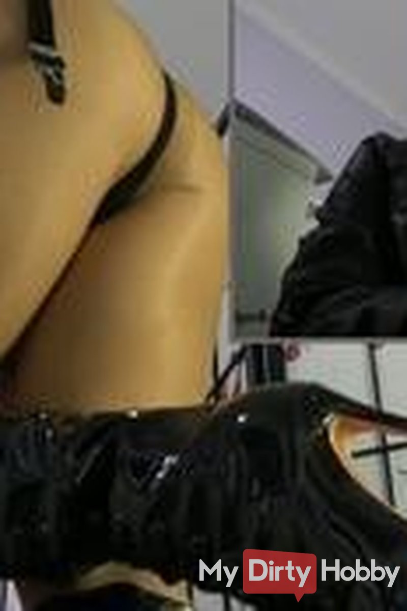 I'll Get You Hooked! Worship - Lacquer and Leather - Screenshot 1 of 4 - Annika Rose