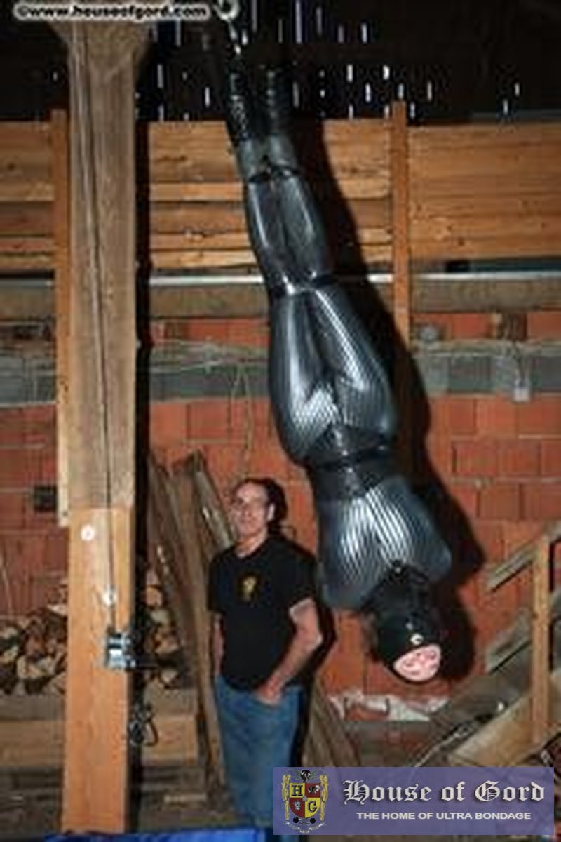 The Electric Bat Girl (Bonus Feature) - Screenshot 1 of 4 - Armbinder