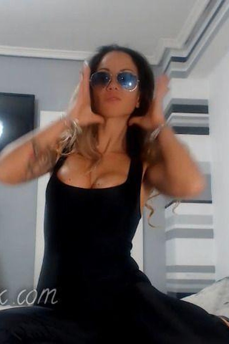 TP-manyvidsspanishfindomsonia-black-mail-for-losers-spanish-audio