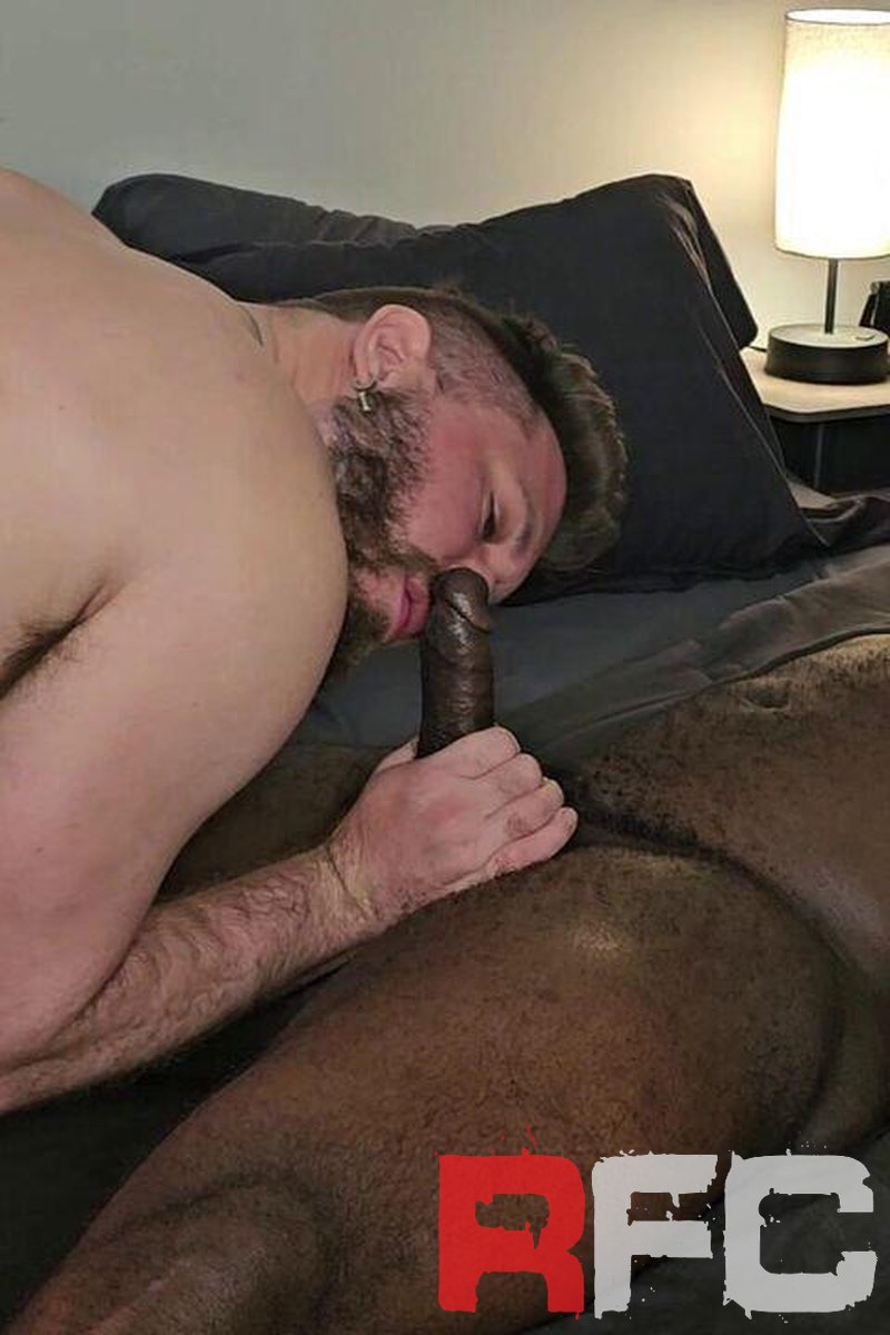 Tank & Glow - Screenshot 1 of 4 - Black Guys