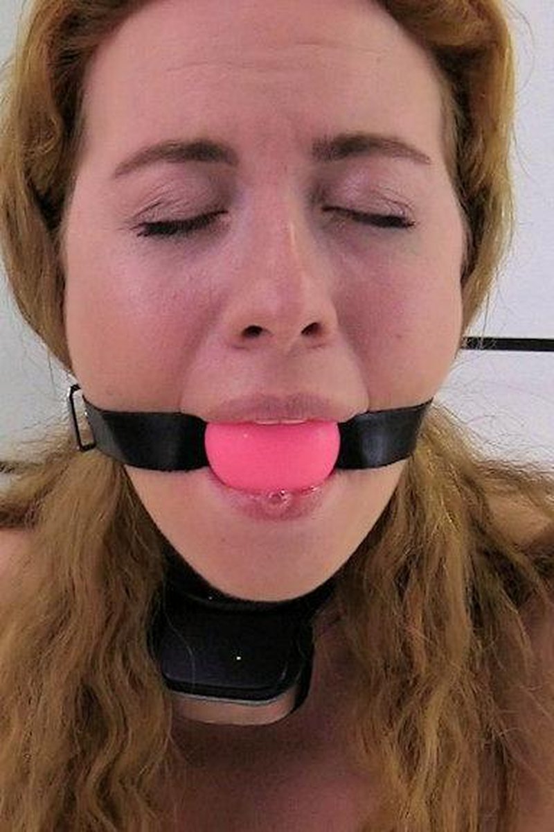 Poor Polina - Screenshot 1 of 4 - Bondage