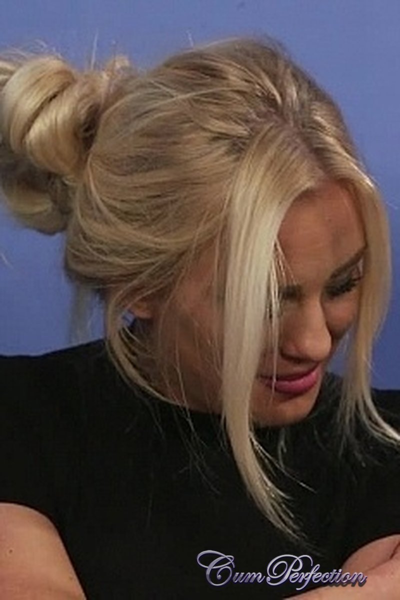 Louisa's First Time - Screenshot 1 of 4 - Blond Hair