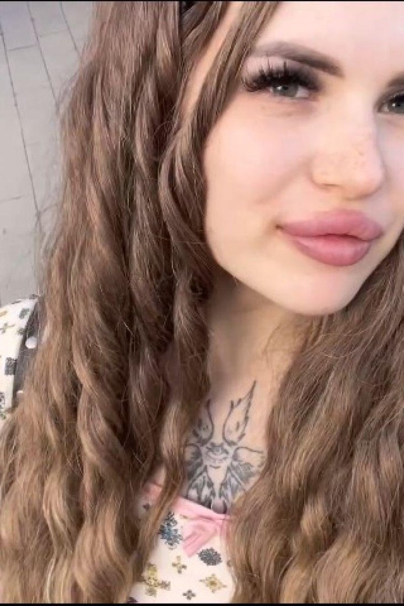 Walking Outside Pt4 - Screenshot 1 of 4 - Amateur
