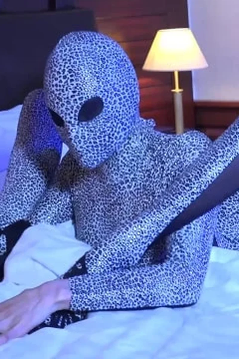 Rubber Alien - Screenshot 1 of 4 - Flexible