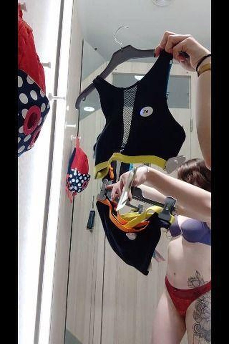 Fitting Room - Screenshot 1 of 4 - Fetishwear