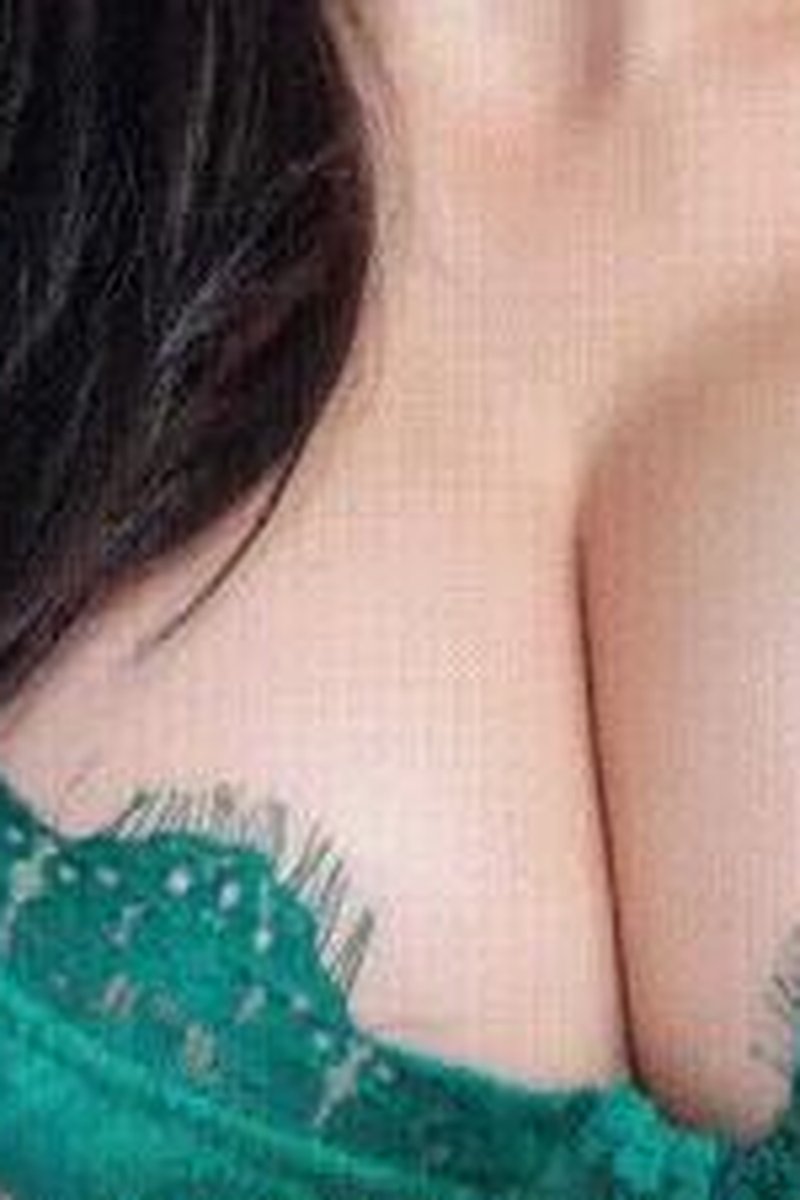 Boob's Spell - Screenshot 1 of 4 - Big Tits