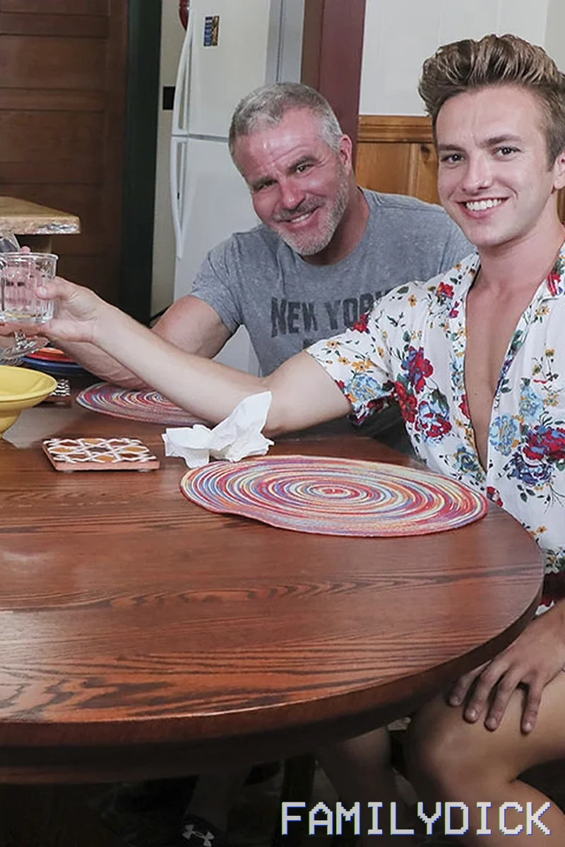 Under the Table - Screenshot 1 of 4 - Bar Addison