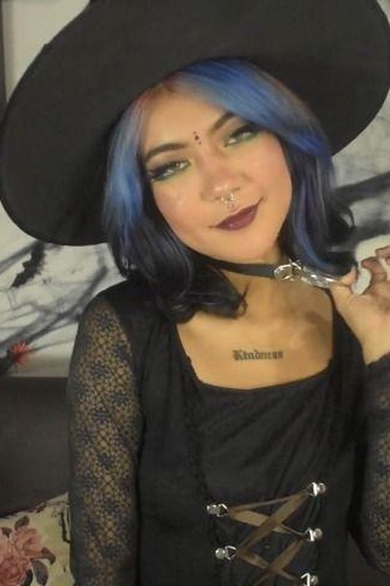 Naugthy Witch - Screenshot 1 of 4 - Anal