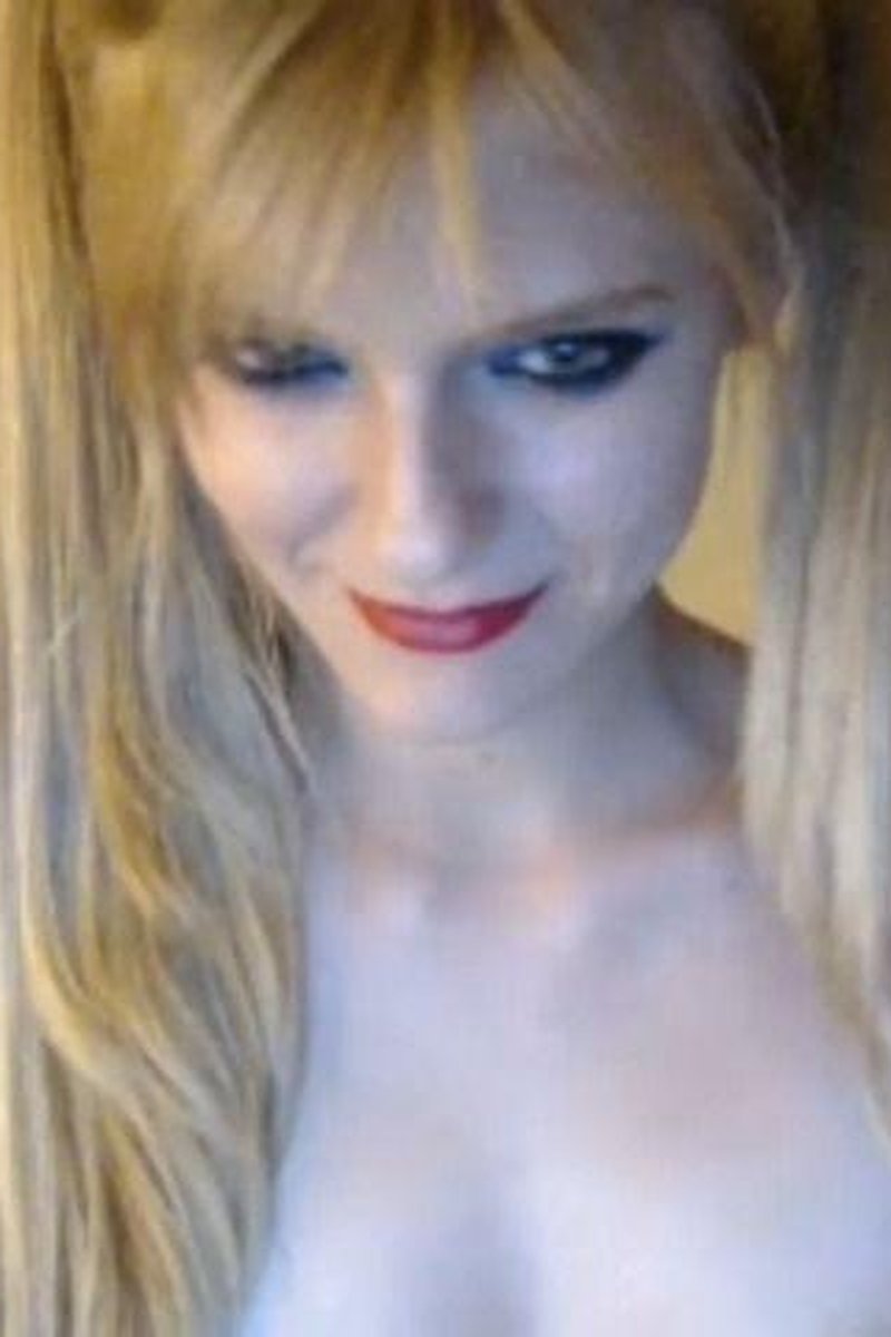 Live Cam Slideshow - Screenshot 1 of 4 - Fetishwear