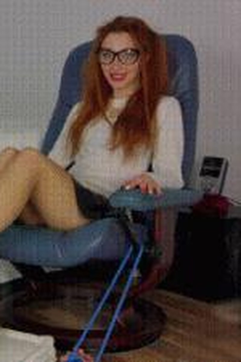 TP-iwantclipspolishmistress-smell-pantyhose-of-your-teacher-helena-polish-language-4096x2304-4k