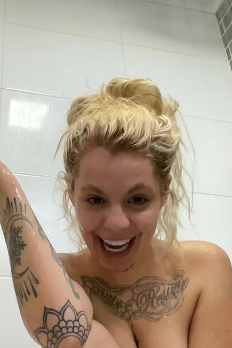 Sabe Como Eu Engasgo Na Sua Pica ? Vem Ver - Screenshot 1 of 4 - Ass Fetish