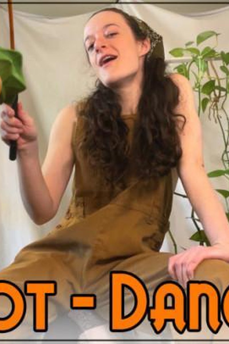 Carrot Dangling - Screenshot 1 of 4 - Costume
