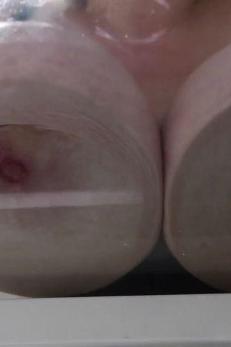 Table Glass Boobs - Screenshot 1 of 4 - BBW