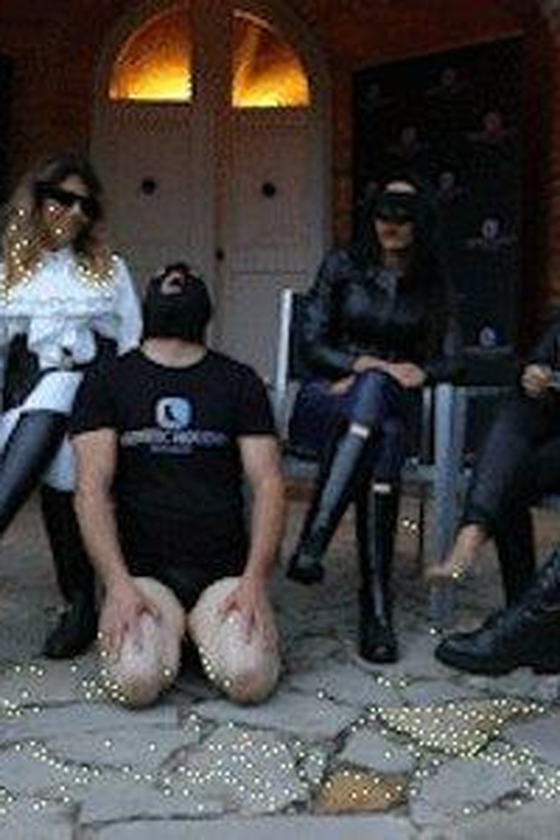 Mistress Iside - Ashtray Filled To The Breaking Point HD - Screenshot 1 of 4 - BDSM