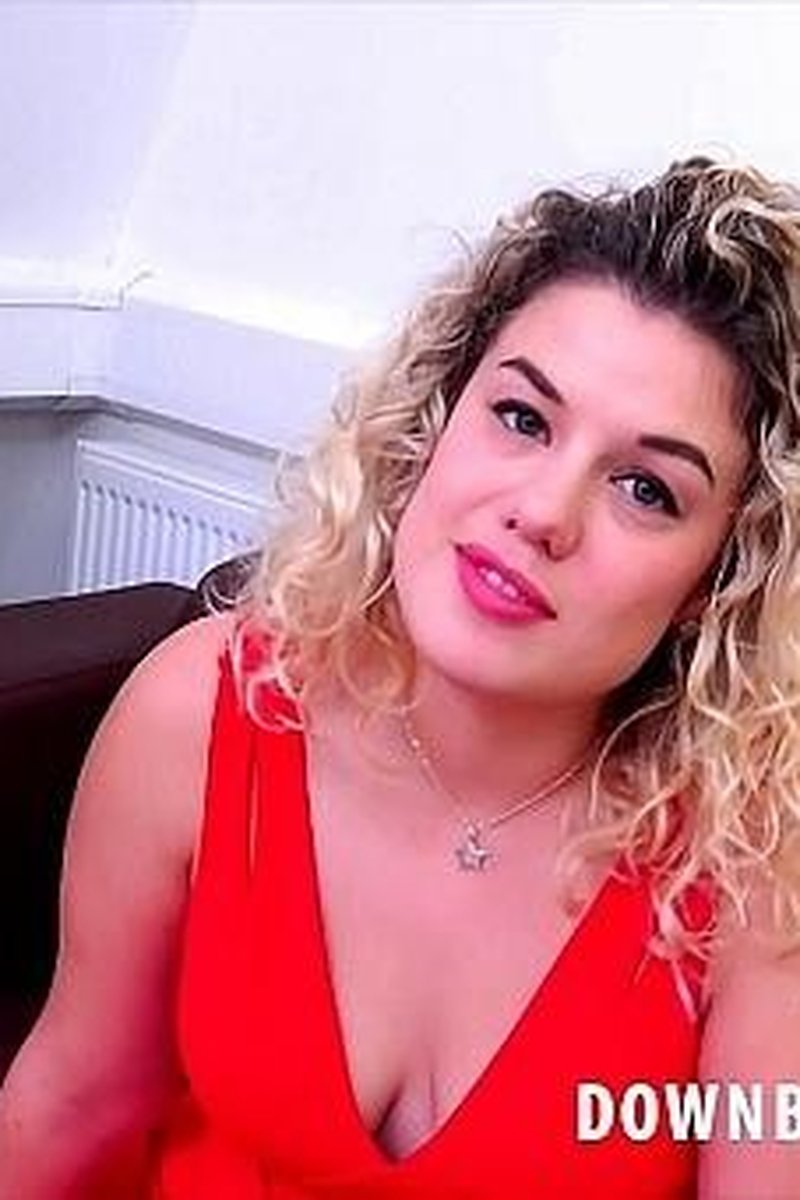 Rosamund - Screenshot 1 of 4 - Downblouse