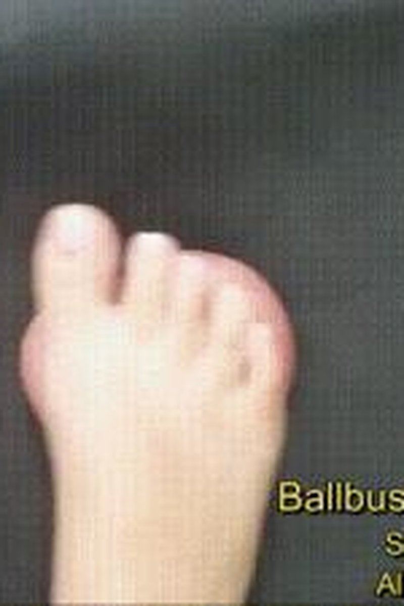 02 Stomp Balls In Table - Screenshot 1 of 4 - Foot Fetish