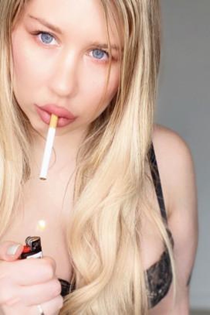 Human Ashtray - Screenshot 1 of 4 - Sfw