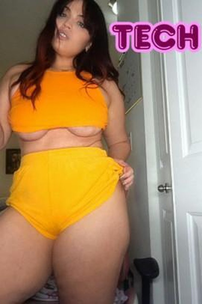 Tech Support Tease - Screenshot 1 of 4 - Masturbation