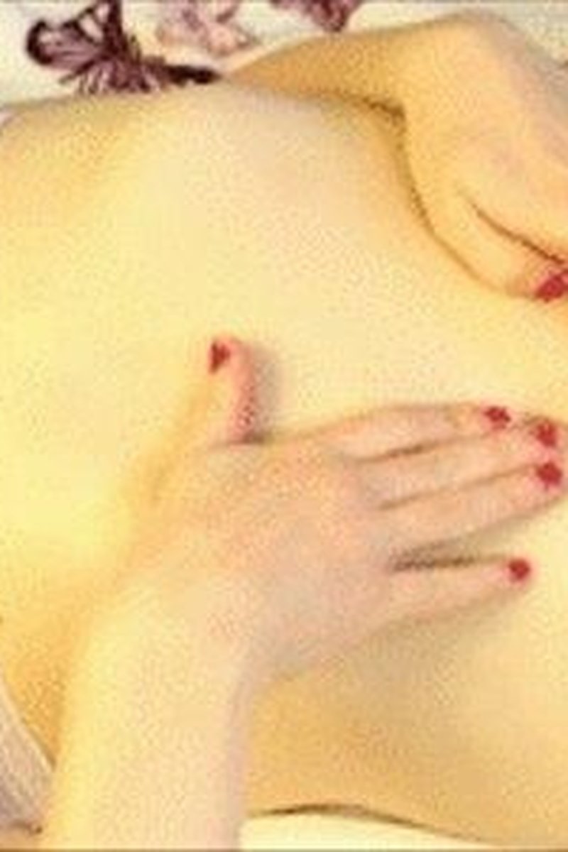 Belly Button Play - Screenshot 1 of 4 - Babes