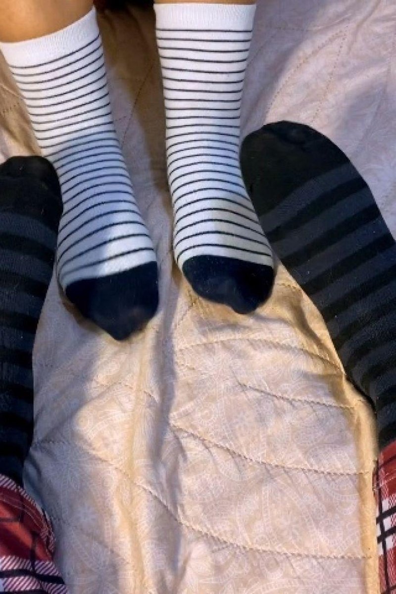 TP-manyvidsrebecahernandez-funny-feet-with-socks