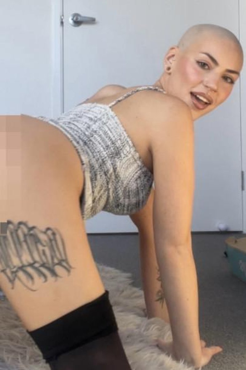 Teasing You At Work - Screenshot 1 of 4 - Hairless Pussy