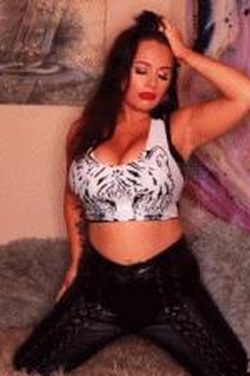 Invisible Chains - Screenshot 1 of 4 - Big Tits