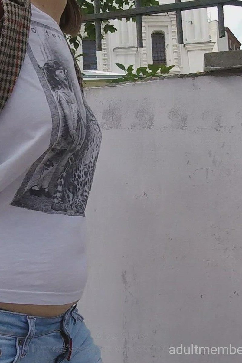 Walking After Lunch - Screenshot 1 of 4 - Bloated