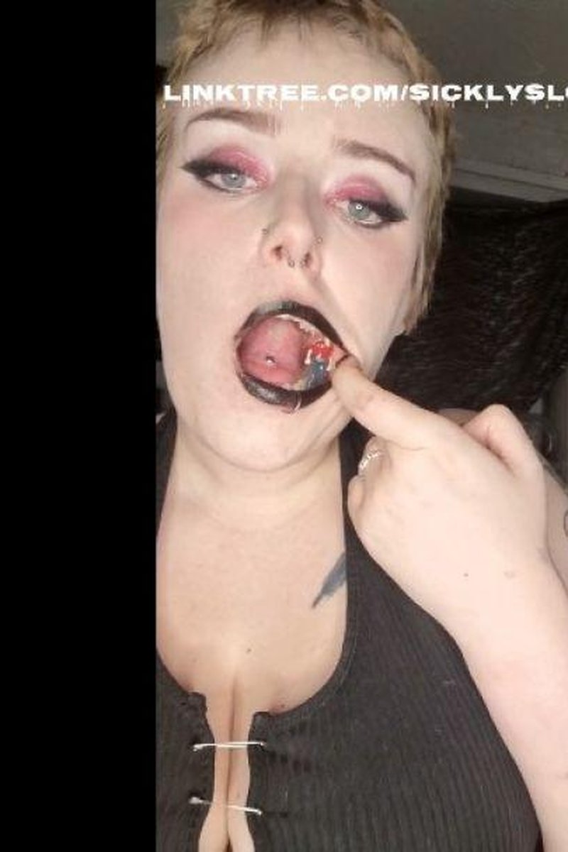 Hiding Tiny - Screenshot 1 of 4 - BBW