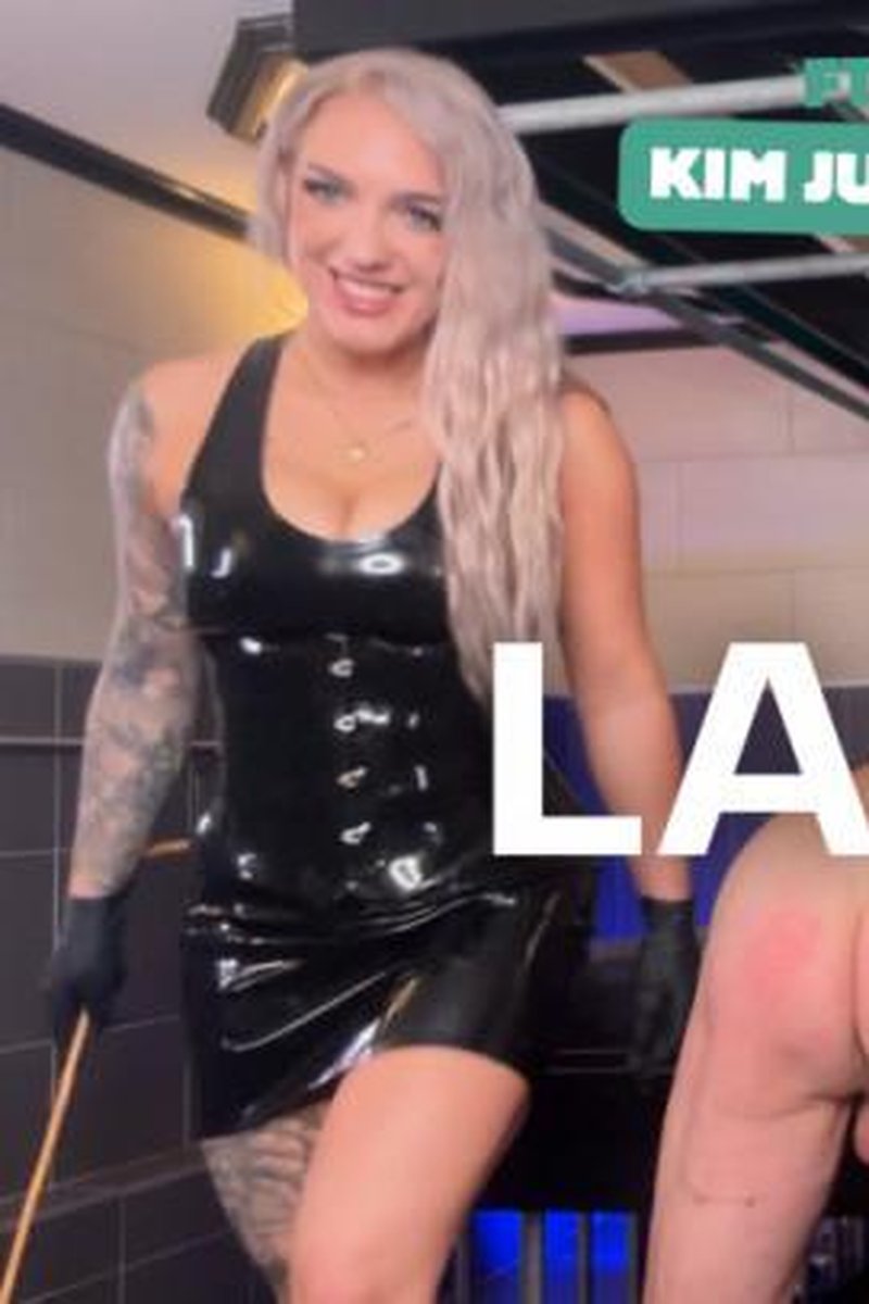 Laughter And Lashes - Screenshot 1 of 4 - BDSM