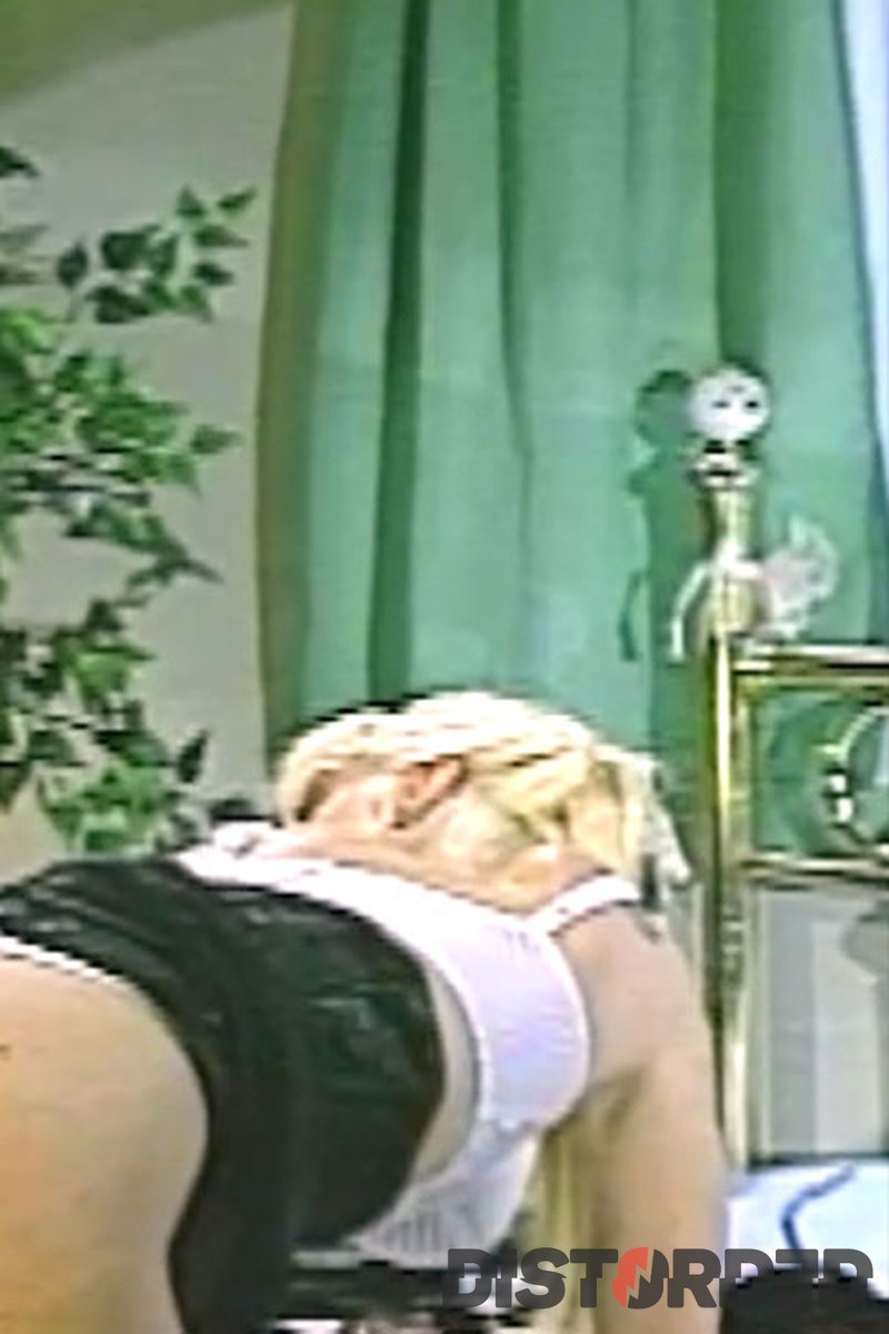 Two Sore Asses - Screenshot 1 of 4 - Blond Hair