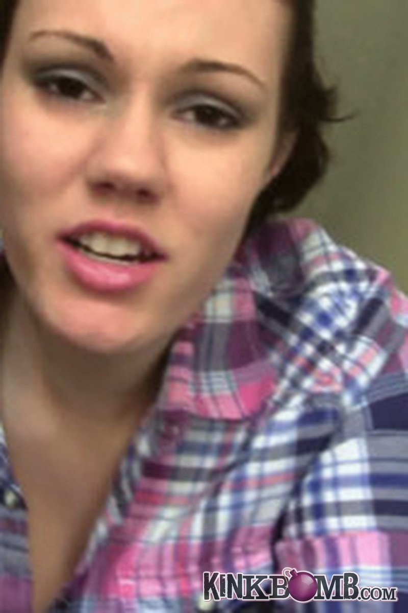 Fetish By Lucy Skye: Giantess Lucy: Mouth Attack - Screenshot 1 of 4