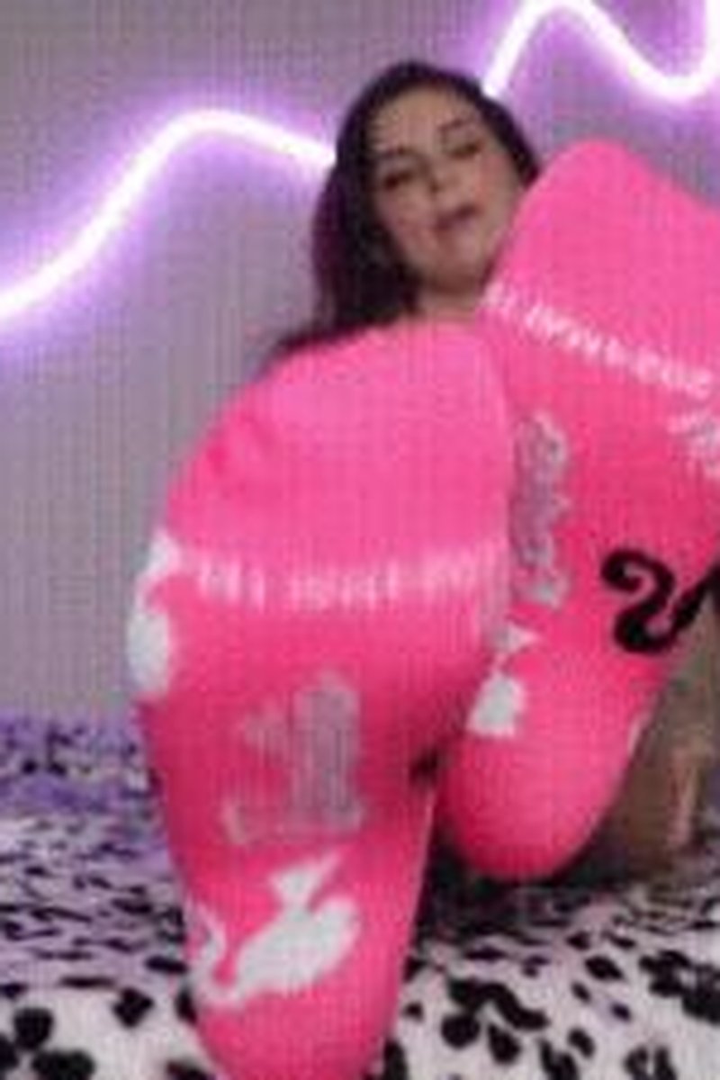 Sock Obsessed - Screenshot 1 of 4 - Bitch