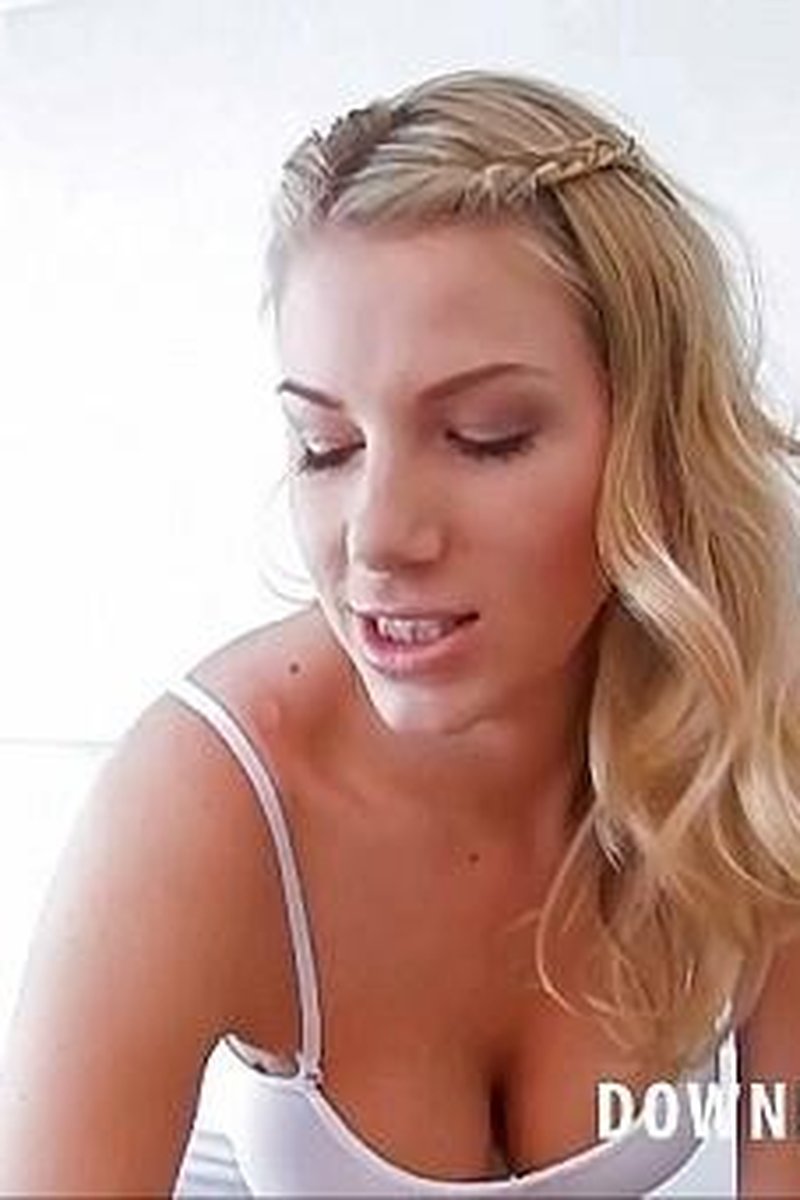 Danielle Maye - Screenshot 1 of 4 - Downblouse